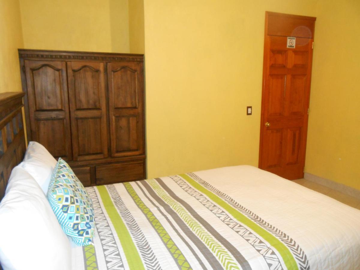 Hotel Posada Don Vasco 익스미킬판 외부 사진